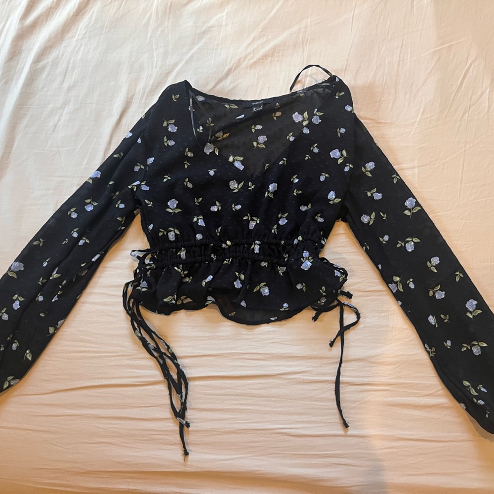 Cute floral blouse!